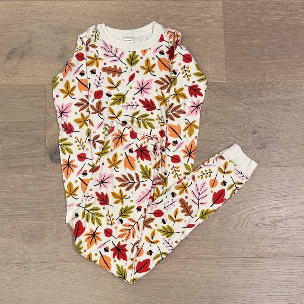 Hanna Andersson Multicolor Leaf Print Pajama Set - New condition